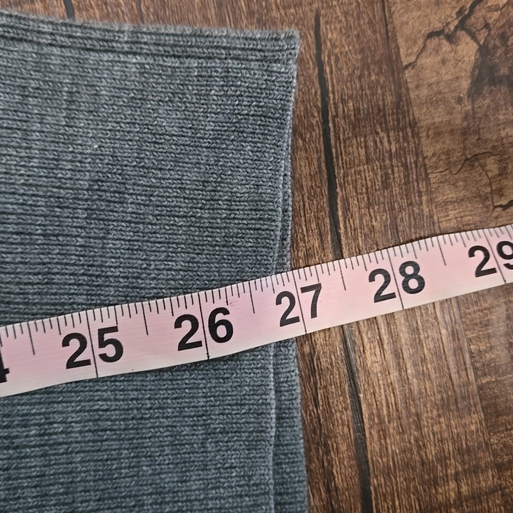 Cutter and Buck Light Gray V Neck Sweater Merino Wool Blend XL Minimalist - Picture 7 of 7